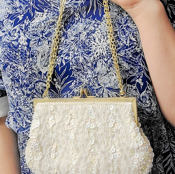 Beaded purse with gold chain - Picture 6 of 6